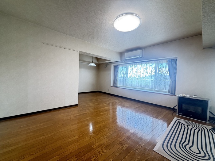 サーム発寒7条の居間写真