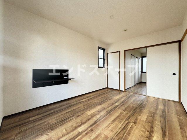 ＪＲ上越線 群馬総社駅 徒歩24分 2階建 築38年の居間写真