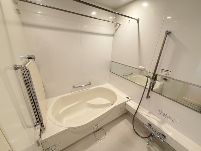 バス・シャワールーム　追焚機能・浴室乾燥機