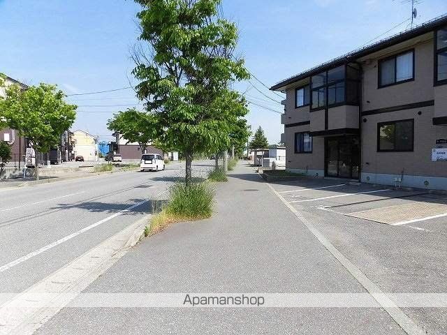 その他　前面道路（その他）まで0m