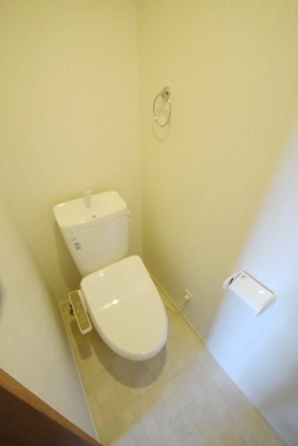 メゾンドールのトイレ写真