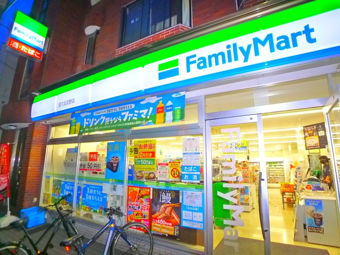 コンビニ　ファミリーマート（コンビニ）まで388m