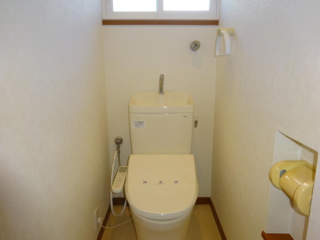 南吉成4丁目貸家のトイレ写真