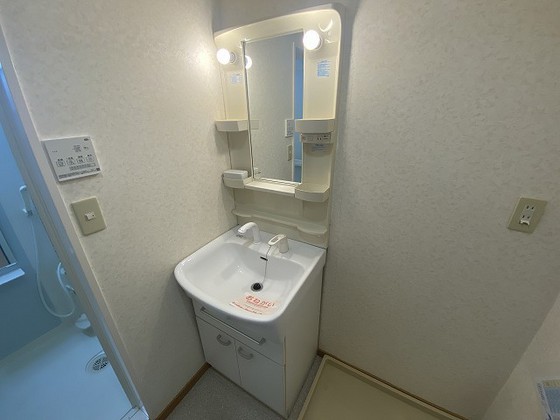 洗面設備　※別部屋の写真です