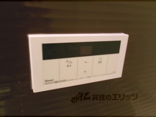 その他設備　給湯器リモコン