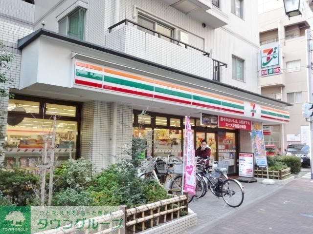 コンビニ　セブンイレブン（コンビニ）まで220m