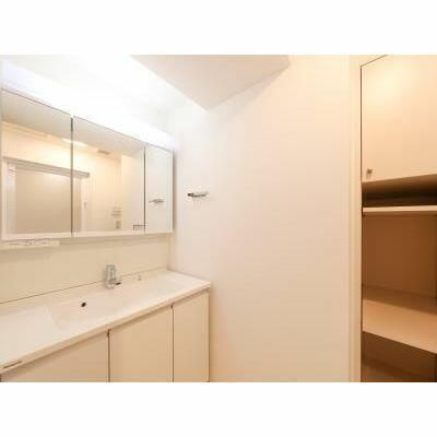 洗面設備　使いやすい洗面所です