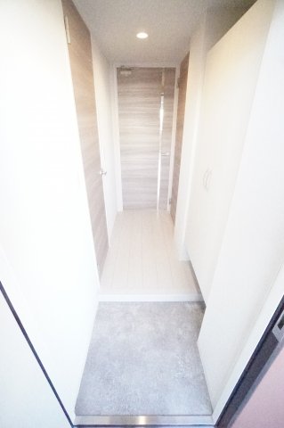 玄関　※同物件・同タイプの写真です。