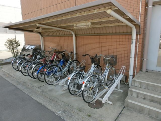 駐車場　敷地内駐輪場