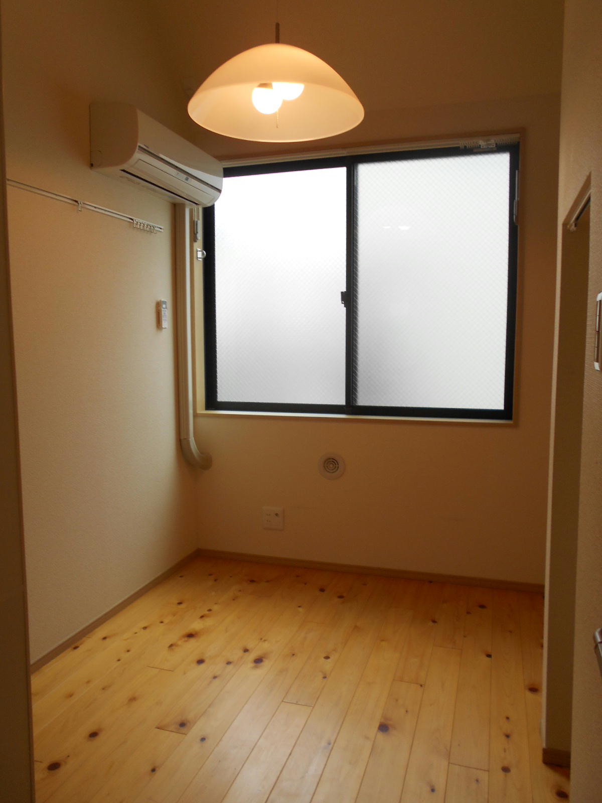 アーバンプレイス西新宿III弐号館の居間写真