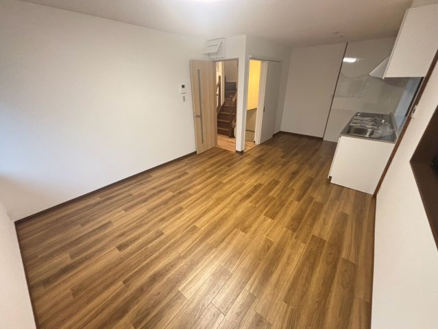南久宝寺2丁目戸建の居間写真