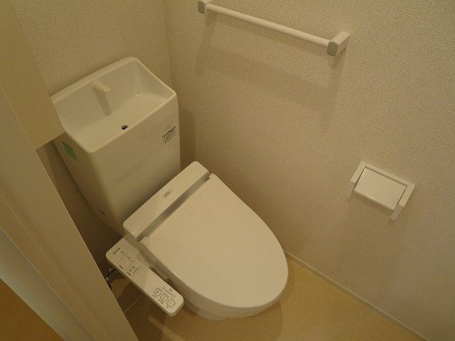 ヌーベル・フランのトイレ写真