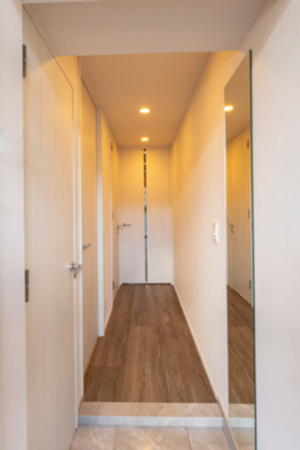 玄関　※写真は同タイプ住戸です。
