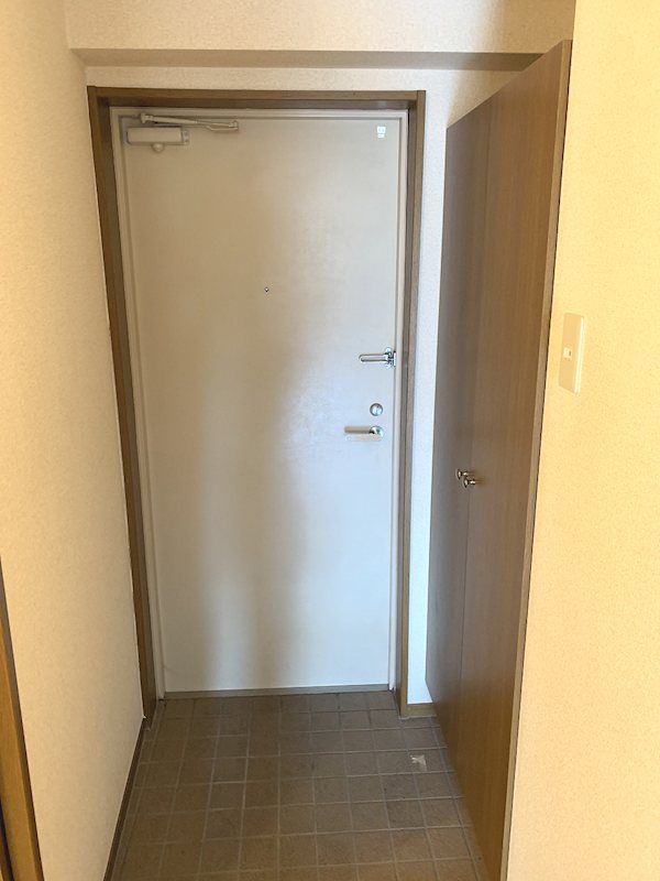 玄関　※別部屋のイメージ写真です