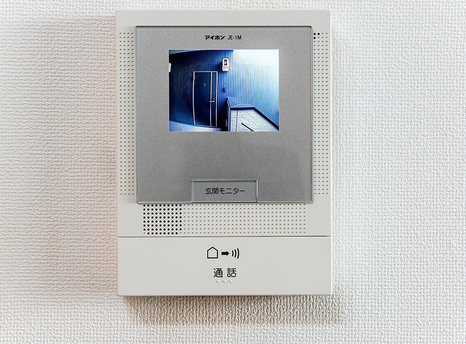 収納　TVモニタホンで来訪者の顔確認ができるのは安心できますね。