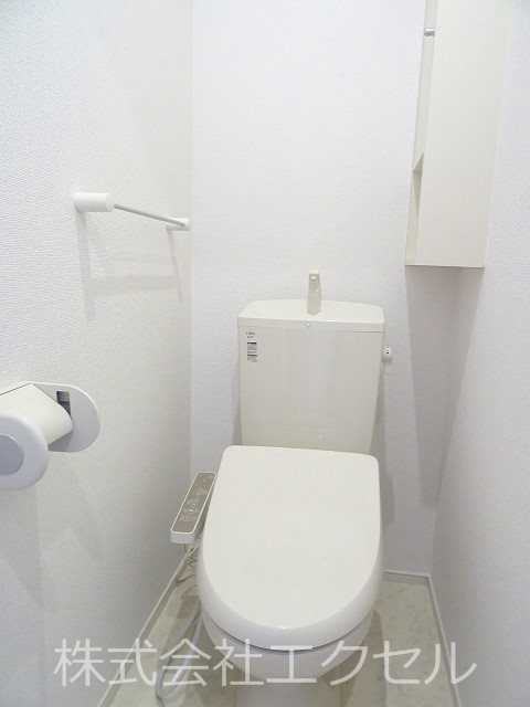 トイレ　ウォシュレット完備です。