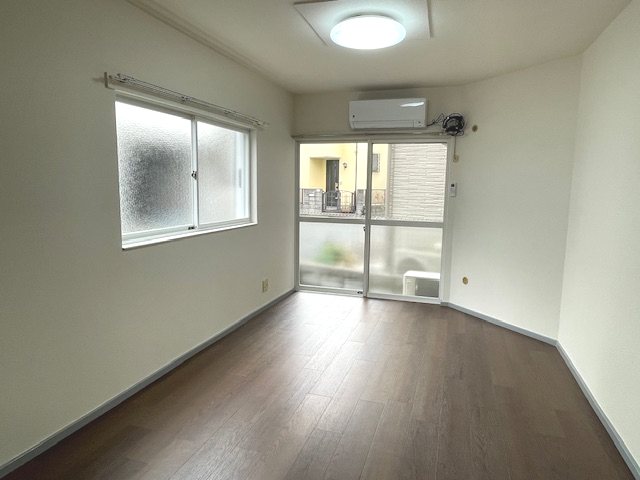 居室・リビング　2面採光の明るいお部屋
