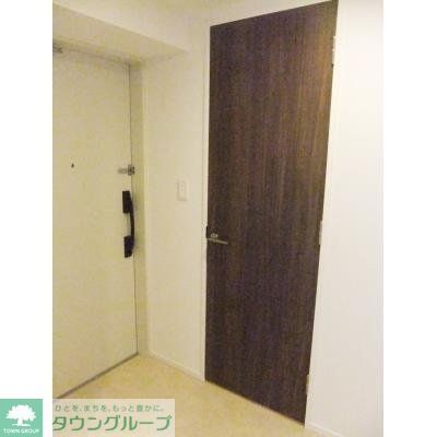 玄関　※写真は同タイプ住戸です。