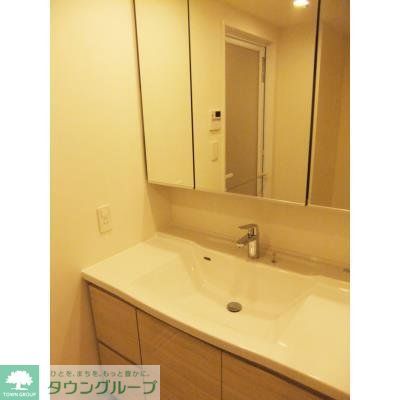 洗面設備　※写真は同タイプ住戸です。