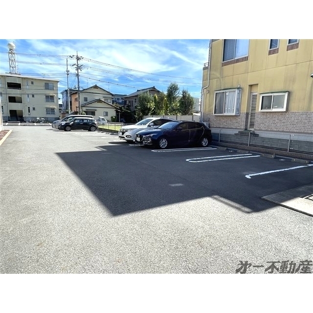 駐車場　駐車場