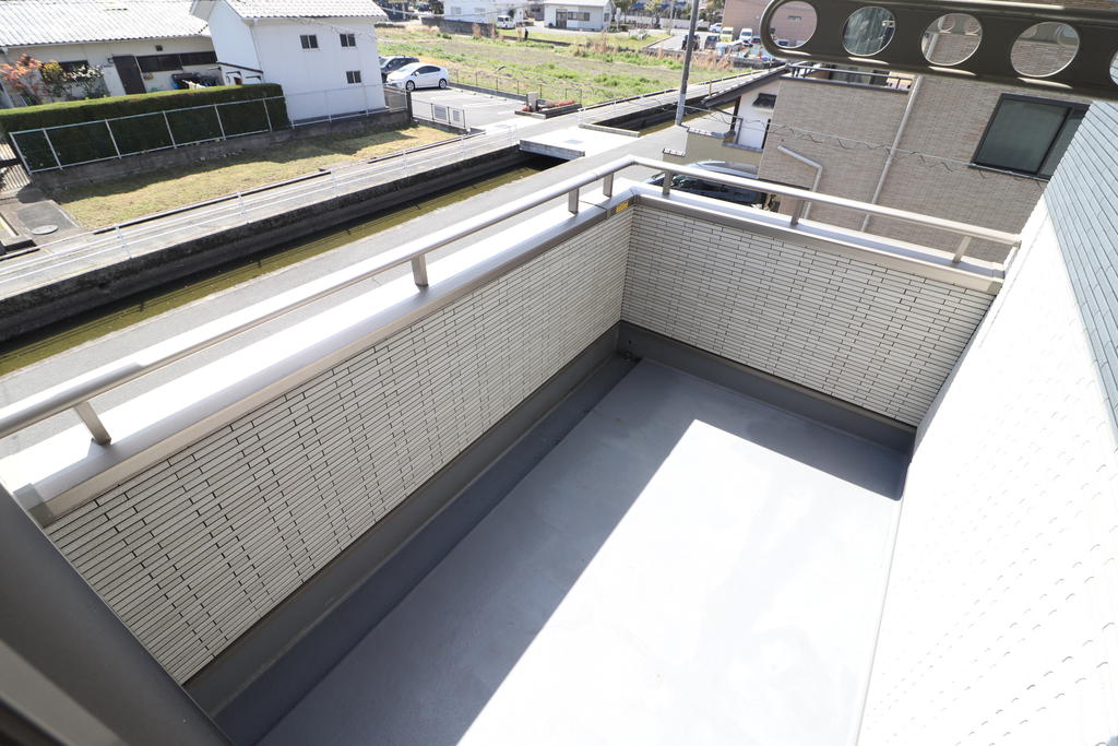 バルコニー　日当たり最高の広いバルコニー付き☆