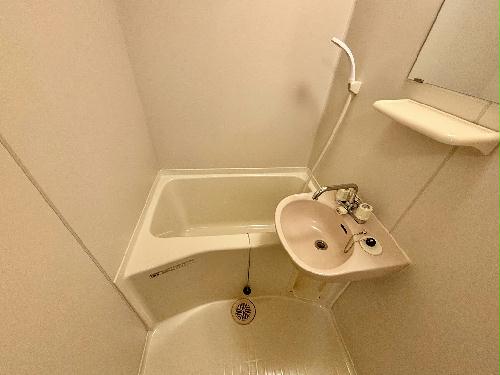 バス・シャワールーム　設備・仕様は号室により異なる為、現況を優先いたします。