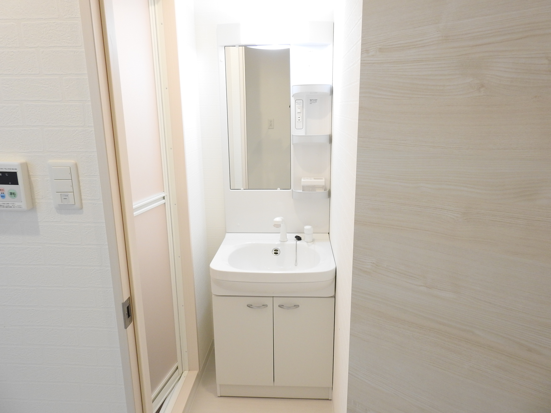 洗面設備　※独立洗面台・シャワーヘッド