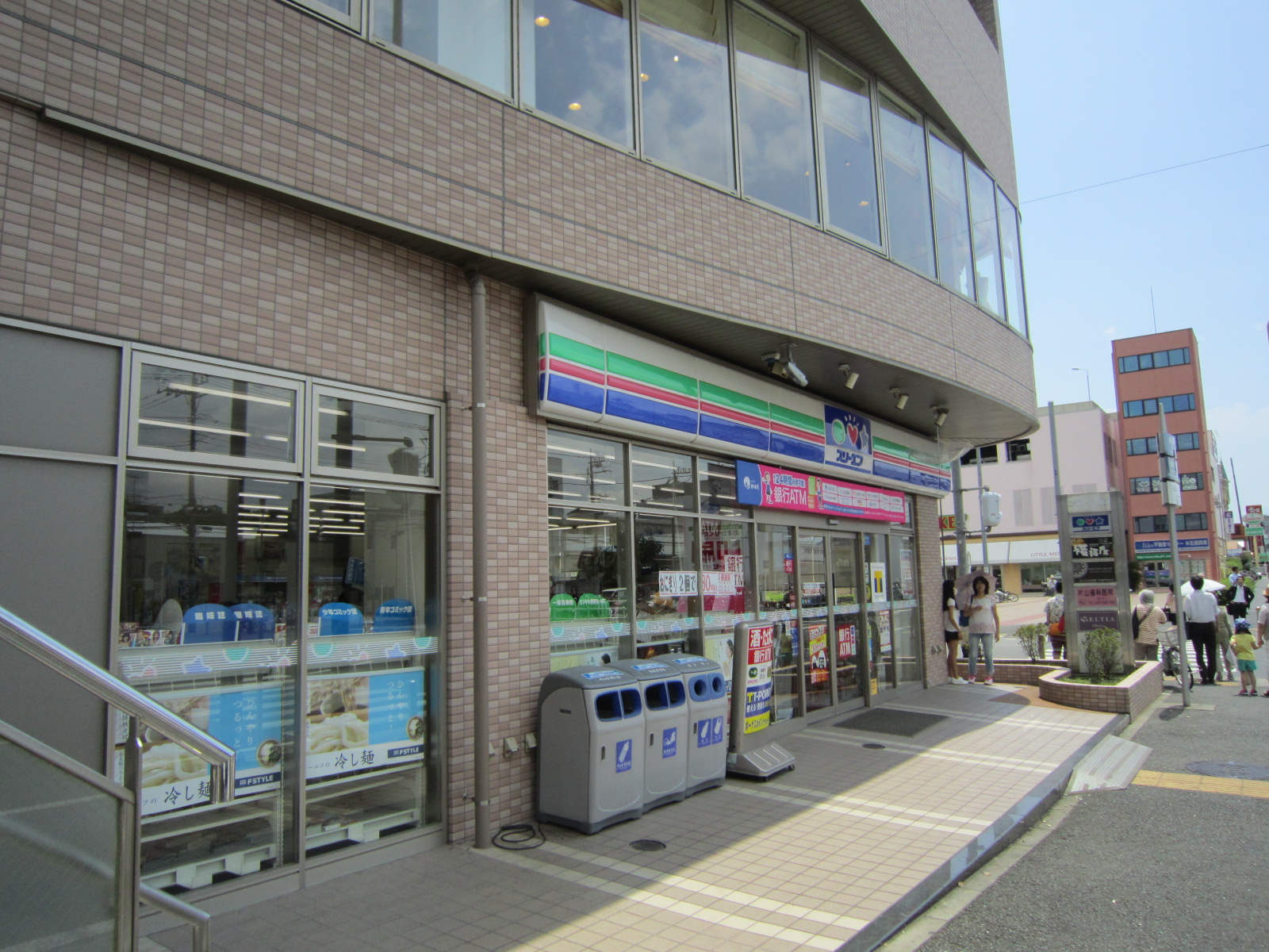 コンビニ　スリーエフ北新横浜駅前店（コンビニ）まで726m