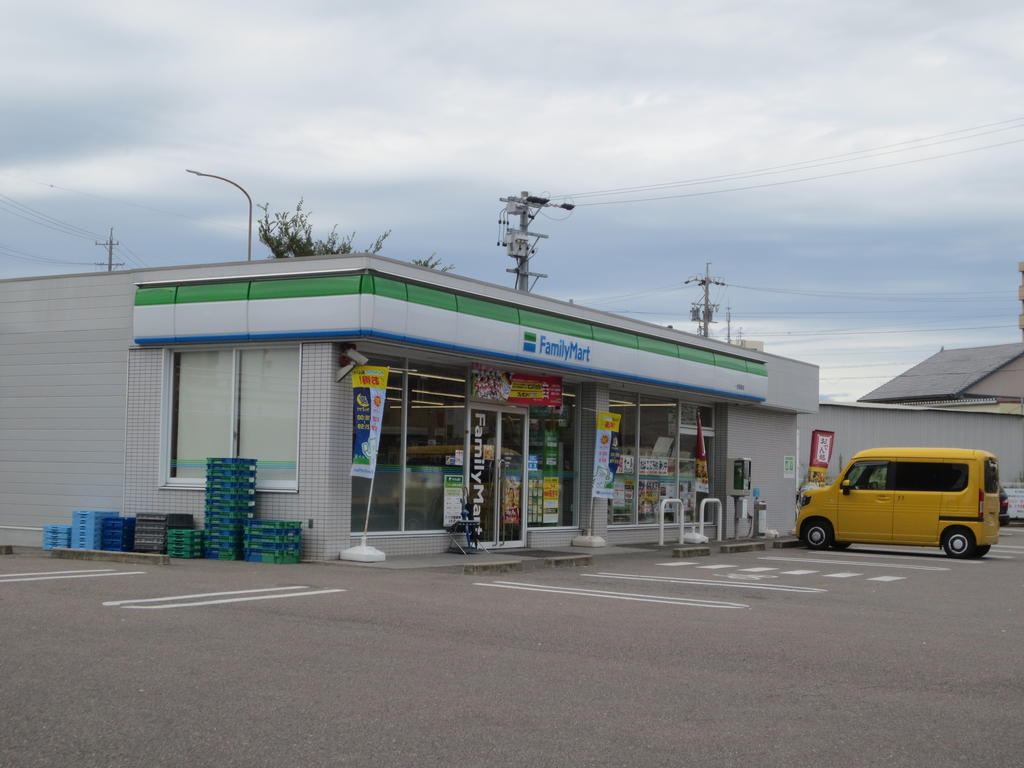 コンビニ　ファミリーマート一宮馬寄店（コンビニ）まで542m