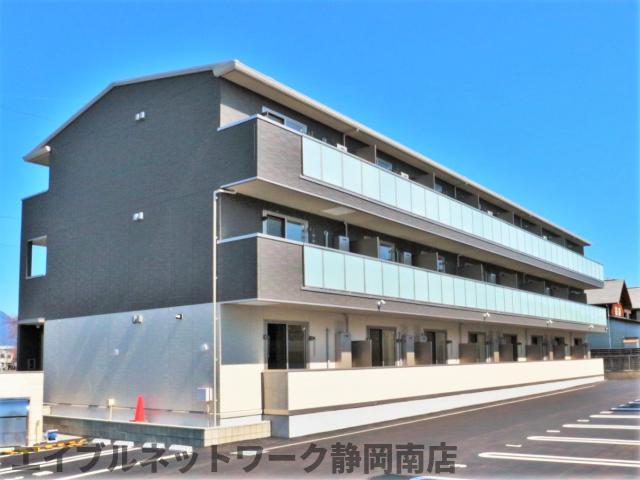 【静岡市駿河区池田のアパートの建物外観】