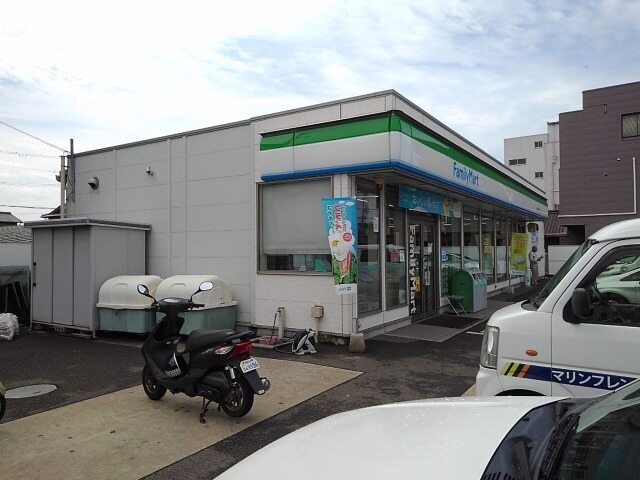 その他　ファミリーマート湊一丁目店様（その他）まで1300m