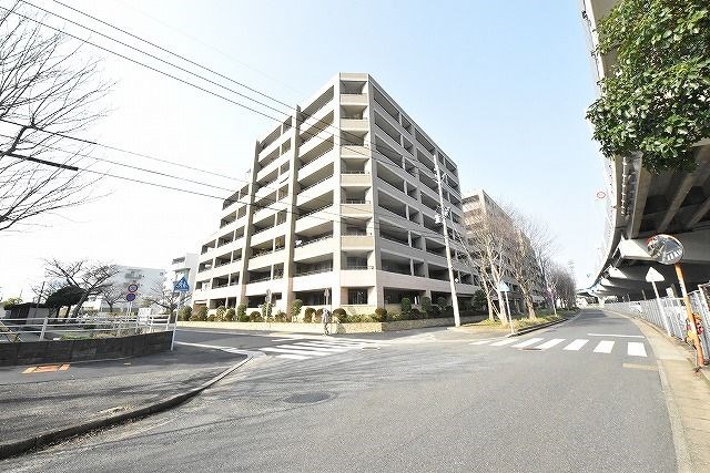 福岡市東区御島崎のマンションの建物外観