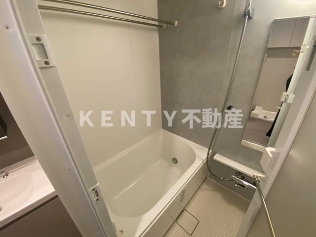 バス・シャワールーム　落ち着いた空間のお風呂です