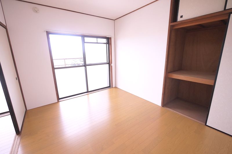 その他部屋・スペース　南側洋室6帖