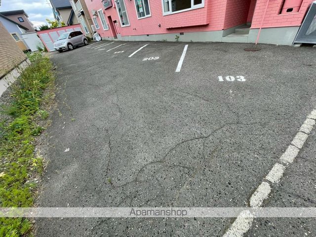 駐車場　駐車場