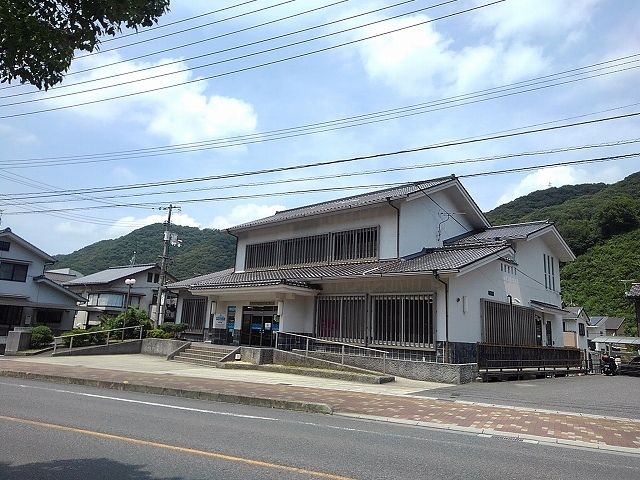 【三原市中之町のアパートの銀行】