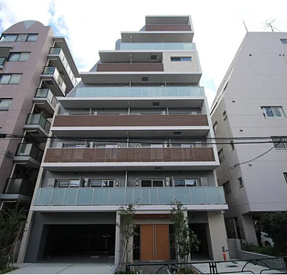 ロイジェント上野桜木の建物外観