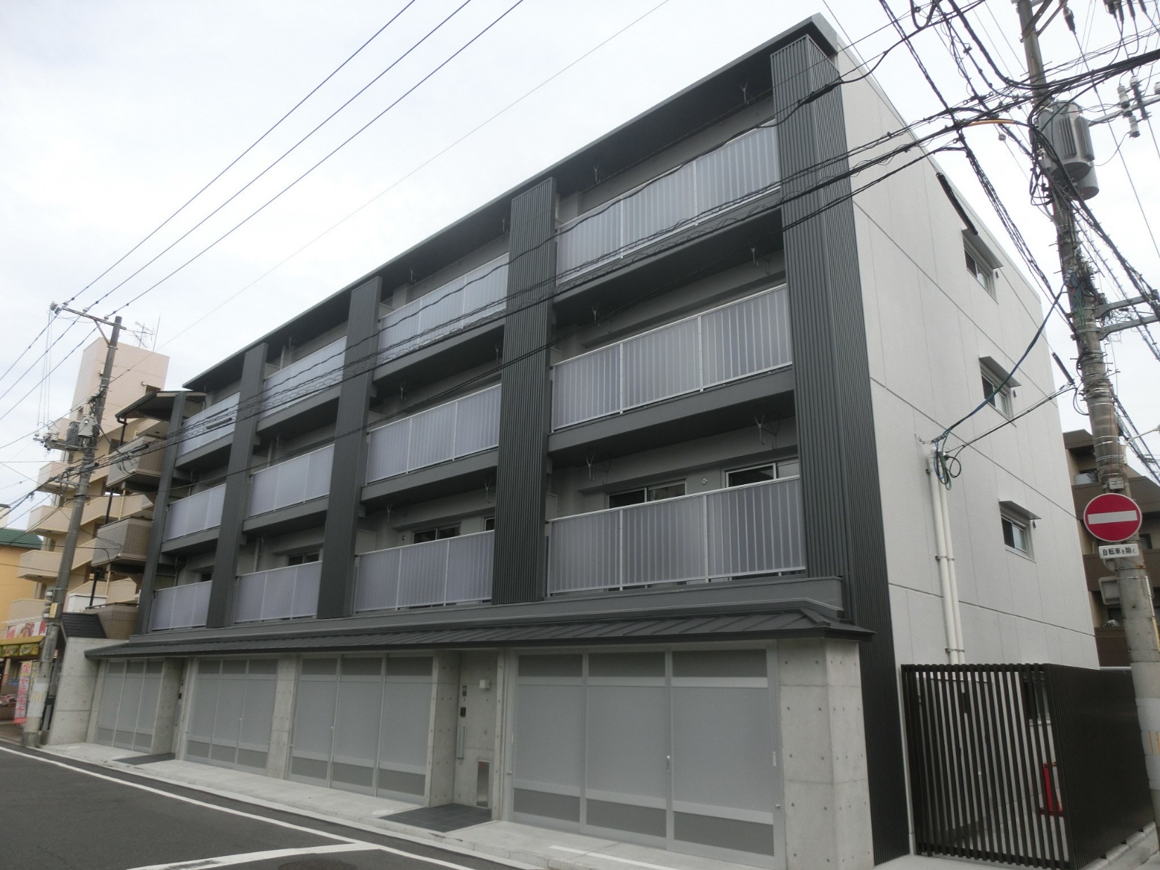 NeoAles　midorimachiの建物外観