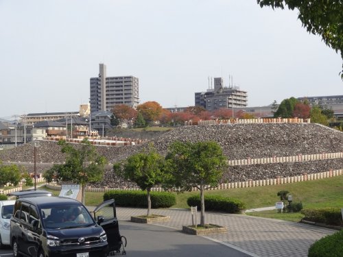 【アメニティ高藤Ｃ棟の公園】