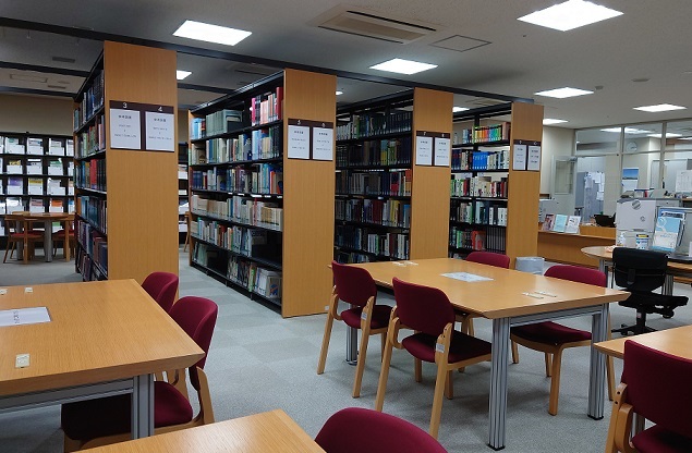 図書館　東洋英和女学院大学大学院図書室（図書館）まで657m