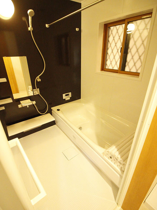 バス・シャワールーム　※写真は同型タイプ、現況優先。