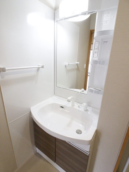 洗面設備　※写真は同型タイプ、現況優先。