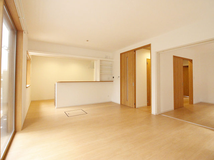 居室・リビング　※写真は同型タイプ、現況優先。