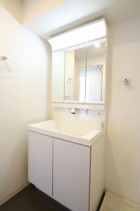 洗面設備　広い洗面スペース