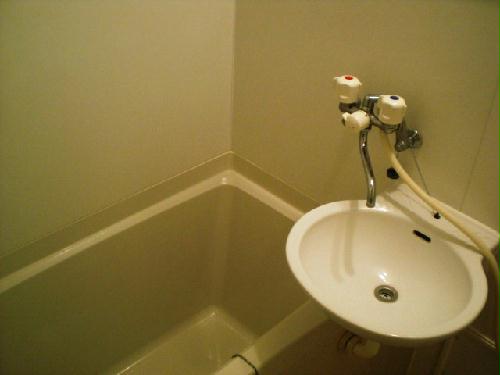 バス・シャワールーム　ユニットバス・洗面台付