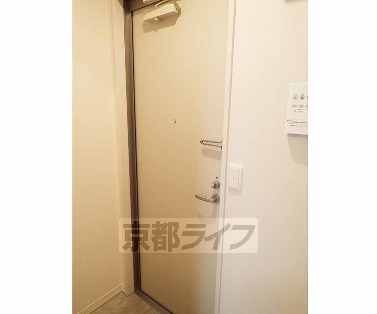 その他設備　しっかりとしたドアです。