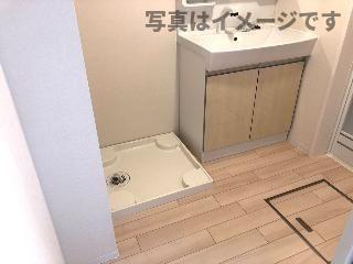 【富山市森のアパートの洗面設備】