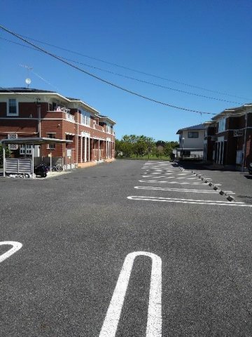 【深谷市田中のアパートの駐車場】