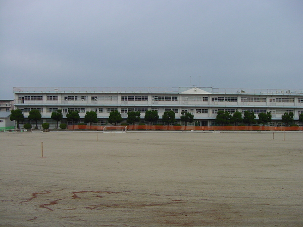 中学校　久留米市立屏水中学校（中学校）まで2237m