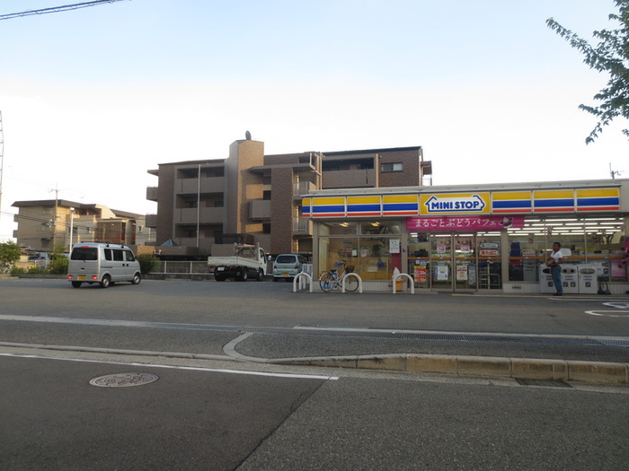 コンビニ　ミニストップ（コンビニ）まで160m